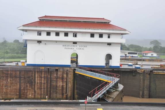 Uma das comportas do Canal do Panamá, ao lado da capital do país, a Cidade do Panamá